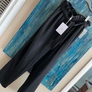 NWT high waisted cropped pants